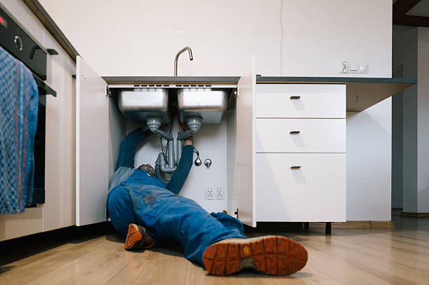 Professional Emergency Plumber technician working in Fairview, OK